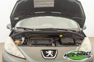 Peugeot 207 1.6 VTi Clima Navi Première picture 19