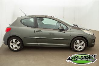 Peugeot 207 1.6 VTi Clima Navi Première picture 24