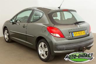 Peugeot 207 1.6 VTi Clima Navi Première picture 3