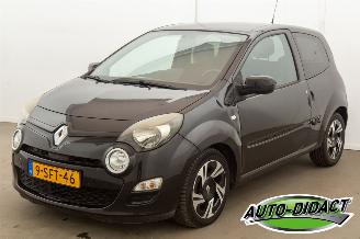 Vaurioauto  passenger cars Renault Twingo 1.2 16V Automaat Airco Dynamique 2013/10