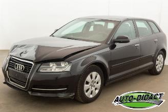 Unfallwagen Audi A3 1.6 TDI Leder Clima Attraction 2012/5
