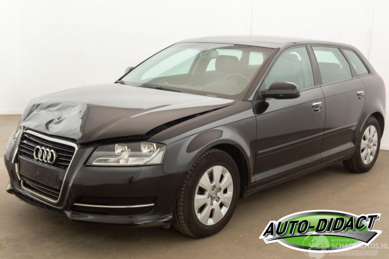 Audi A3 1.6 TDI Leder Clima Attraction