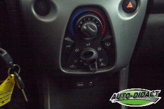 Toyota Aygo 1.0 VVT-i x-play 54.512 km Airco Camera picture 8