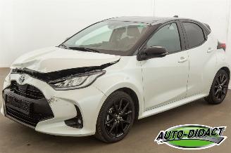 Coche accidentado Toyota Yaris 1.5 Hybrid Automaat 24.725 km Navi Camera Clima 2022/11