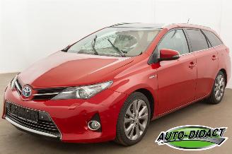 Unfallwagen Toyota Auris Touring Sports 1.8 Hybrid Automaat Pano Camera Navi 2015/8