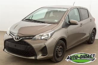 Coche accidentado Toyota Yaris 1.3 VVT-i Airco Camera Active 2016/12