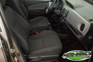 Toyota Yaris 1.3 VVT-i Airco Camera Active picture 14