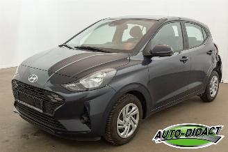 krockskadad bil auto Hyundai I-10 1.0 Automaat 19.574 km Navi Camera Airco Comfort 2025/2