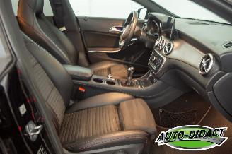 Mercedes Cla-klasse 180 Pano Navi Camera Clima picture 22