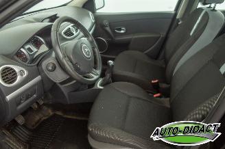Renault Clio 1.2-16V Airco Special Rip Curl picture 23