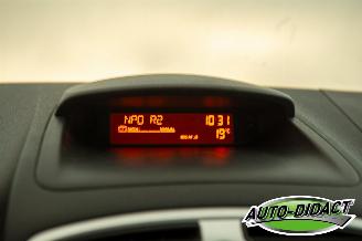 Renault Clio 1.2-16V Airco Special Rip Curl picture 7