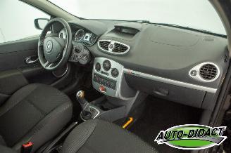 Renault Clio 1.2-16V Airco Special Rip Curl picture 17
