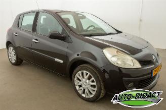 Renault Clio 1.2-16V Airco Special Rip Curl picture 2