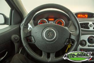 Renault Clio 1.2-16V Airco Special Rip Curl picture 5