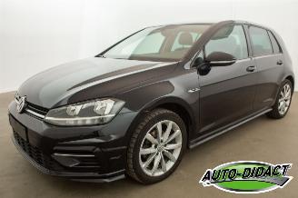 krockskadad bil auto Volkswagen Golf 1.0 TSI Navi Clima Comfortline 2020/2