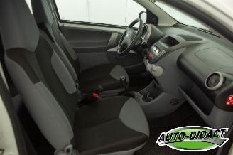 Peugeot 107 1.0-12V Airco picture 14