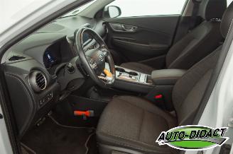 Hyundai Kona 64 kWh SOH 100% EV Comfort Camera Clima picture 24