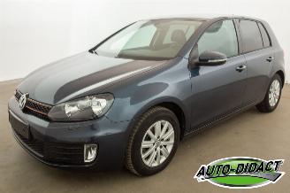 Schadeauto Volkswagen Golf 1.6 TDI Automaat Navi Clima Trendline 2012/6