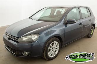Schadeauto Volkswagen Golf 1.6 TDI Automaat Clima Highline 2011/9