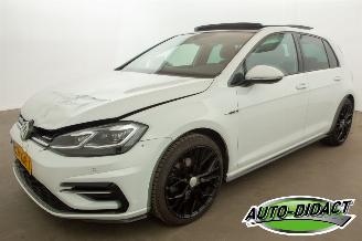 Schadeauto Volkswagen Golf 1.5 TSI Automaat Pano Digi Dash Navi Clima Business R Highline 2019/2