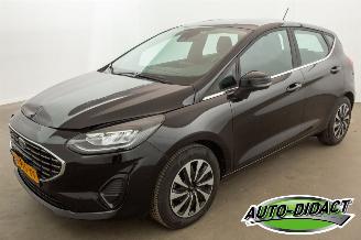 krockskadad bil auto Ford Fiesta 1.0 EcoBoost Hybrid Clima 82.295 km NAP Titanium 2023/9