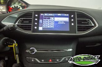 Peugeot 308 1.2 PureTech Pano Navi Clima Blue Lease Executive picture 10