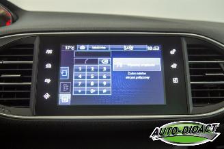 Peugeot 308 1.2 PureTech Pano Navi Clima Blue Lease Executive picture 8