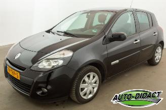Coche accidentado Renault Clio 1.5 dCi Airco Authentique 2012/3
