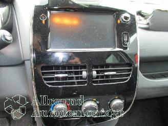 Renault Clio Clio IV Estate/Grandtour (7R) Combi 5-drs 0.9 Energy TCE 90 12V (H4B-4=
00(H4B-A4)) [66kW]  (01-2013/...) picture 13