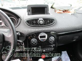 Renault Clio Clio III (BR/CR) Hatchback 1.5 dCi FAP (K9K-770(K9K-67)) [65kW]  (08-2=
010/12-2014) picture 10