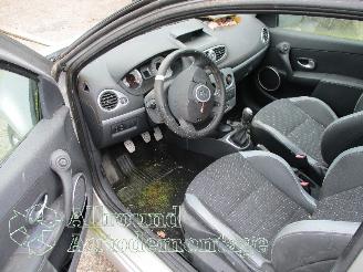 Renault Clio Clio III (BR/CR) Hatchback 1.6 16V GT (K4M-862) [94kW]  (06-2009/12-20=
14) picture 8