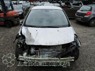 Renault Clio Clio III (BR/CR) Hatchback 1.6 16V GT (K4M-862) [94kW]  (06-2009/12-20=
14) picture 5