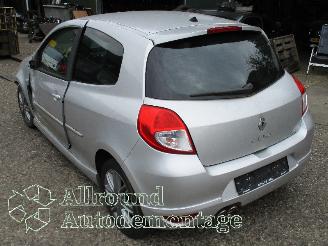 Renault Clio Clio III (BR/CR) Hatchback 1.6 16V GT (K4M-862) [94kW]  (06-2009/12-20=
14) picture 4