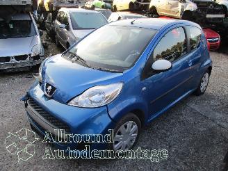 Coche siniestrado Peugeot 107 107 Hatchback 1.0 12V (384F(1KR)) [50kW]  (06-2005/05-2014) 2011