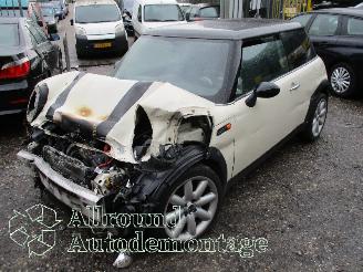 Coche siniestrado Mini Mini Mini One/Cooper (R50) Hatchback 1.6 16V Cooper (W10-B16A) [85kW]  (06-=
2001/09-2006) 2003