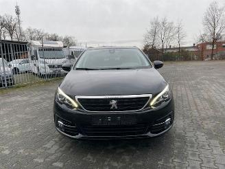 Peugeot 308 SW PureTech 1.2 Panorama / Navi / LED picture 3