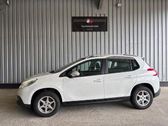 skadebil auto Peugeot 2008 Active Autom / Panorama / Navigation 2016/4