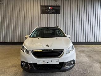 Peugeot 2008 Active Autom / Panorama / Navigation picture 8