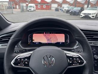 Volkswagen Tiguan R-Line 2.0 TSI 4Motion DSG / Panorama picture 19