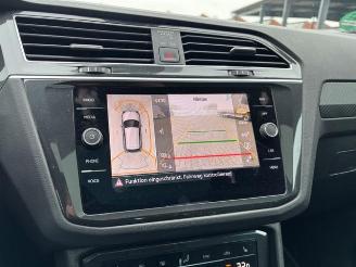 Volkswagen Tiguan R-Line eHybrid Panorama / Voll Leder picture 19