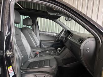 Volkswagen Tiguan R-Line eHybrid Panorama / Voll Leder picture 12