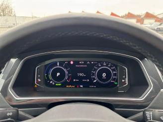 Volkswagen Tiguan R-Line eHybrid Panorama / Voll Leder picture 18