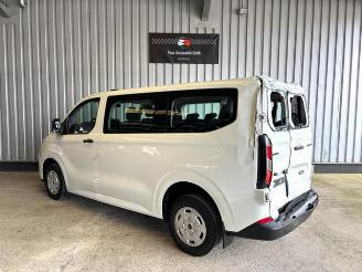 Ford Transit Custom Kombi 320 L1 FWD Trend 9-Sitzer picture 4