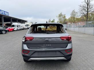 Volkswagen T-Roc Life 1.5 TSI DSG picture 3