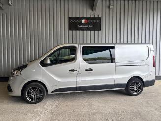 krockskadad bil auto Nissan Nv300 L2H1 Navi / 5-Sitzer / R-Kamera 2019/7