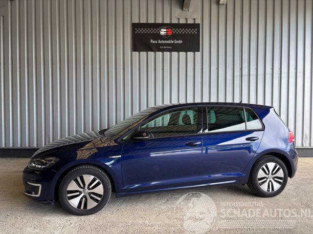Volkswagen Golf VII Lim. e- 35,8 kWh / LED
