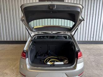 Volkswagen Golf VII Lim. e- 35.8 KWH / LED picture 13