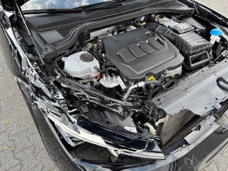 Volkswagen Passat Variant 2.0 TDI 4Motion R-Line picture 18