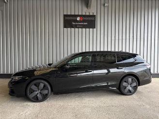 Auto incidentate Volkswagen Passat Variant 2.0 TDI 4Motion R-Line 2025/7