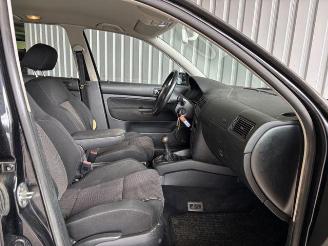 Volkswagen Golf IV Variant 1.6 Highline TUV 10-2027 picture 12